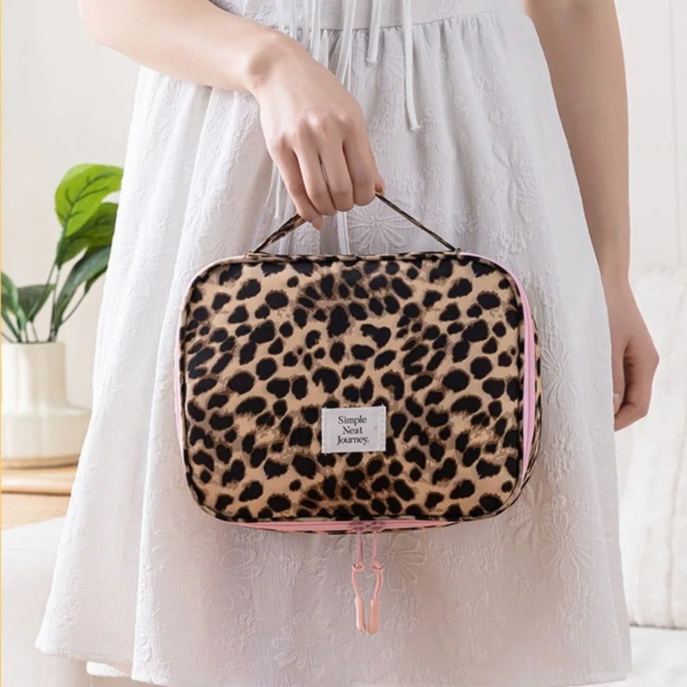 Waterproof Leopard Makeup Bag  - đánh giá và giá Cosmetic Bags