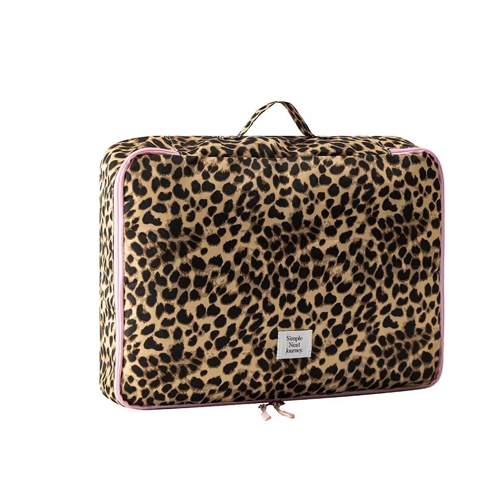 Waterproof Leopard Makeup Bag  - đánh giá và giá Cosmetic Bags